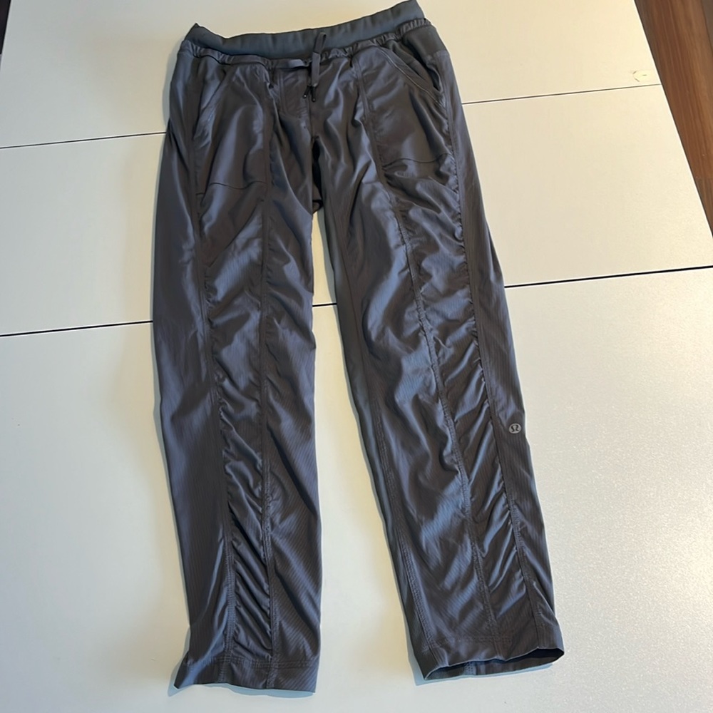 Lululemon Gray Pants 6 Excellent